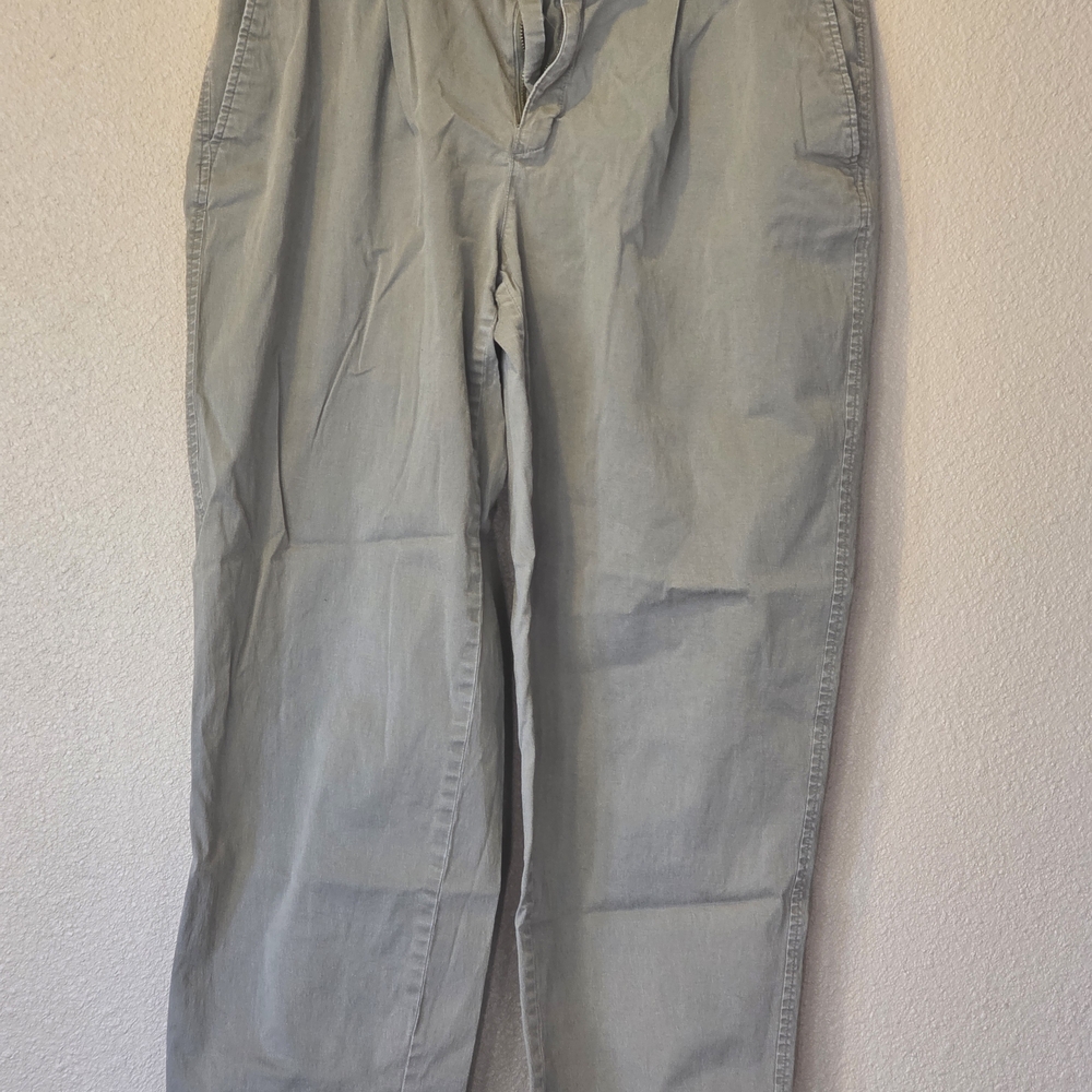 a new day Women's Light Gray Cropped Pants